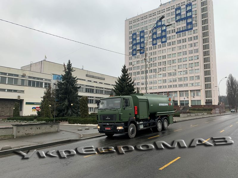 Авіаційний паливозаправник ПЗА-20. Штрих-код: 482