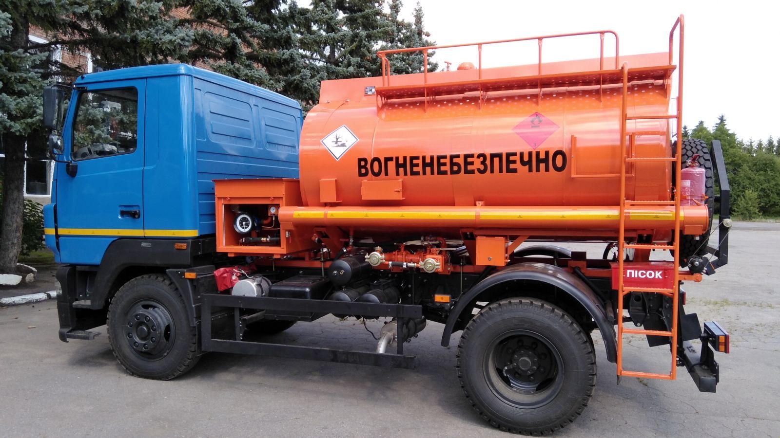 Новий тип автопаливозаправників на 7 м3