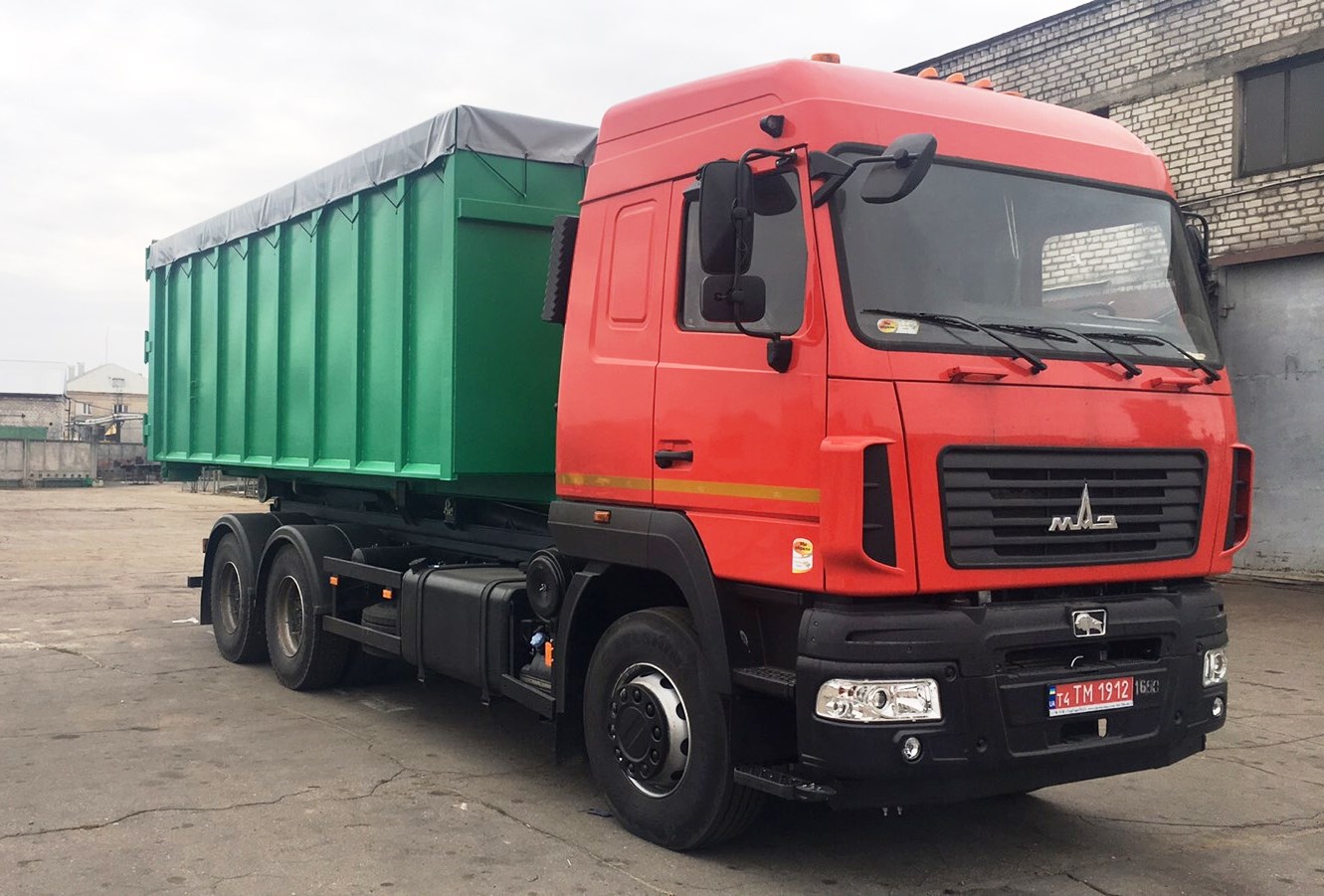 Спеціалізований автомобіль з мультиліфтом та контейнерами